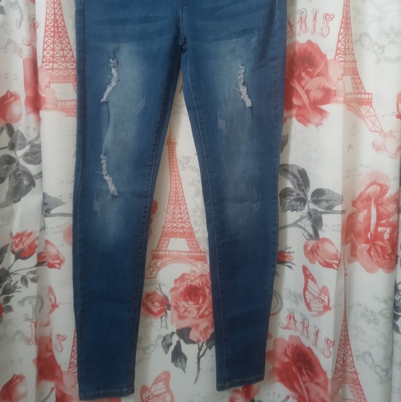 Skinny Jeans - Picture 2 of 4